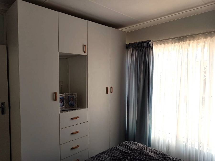 2 Bedroom Property for Sale in Hartenbos Central Western Cape